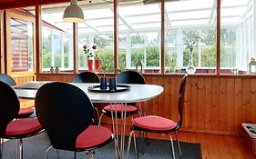 Charmerende Sommerhus I Oster Hurup